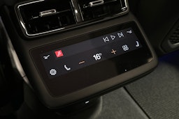 musta Polestar 4 2025 kuva 17.