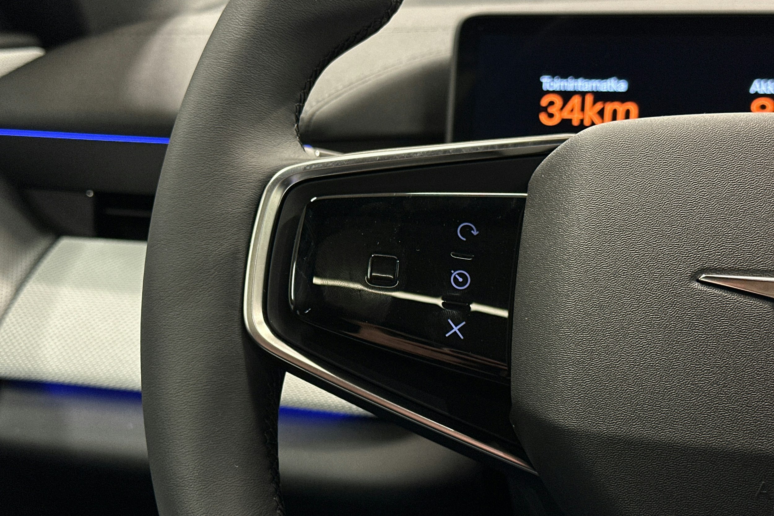 musta Polestar 4 2025 kuva 21.