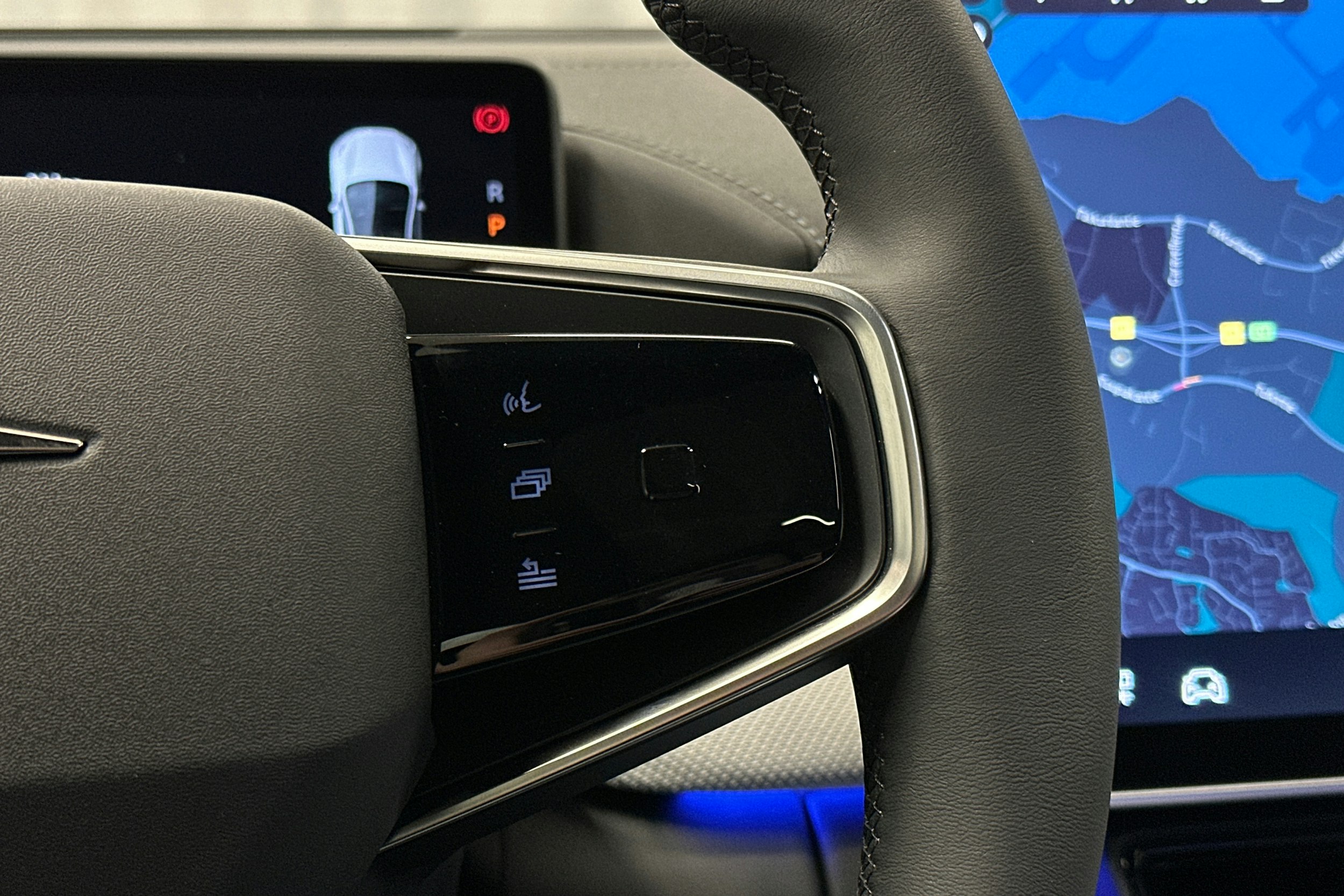 musta Polestar 4 2025 kuva 22.