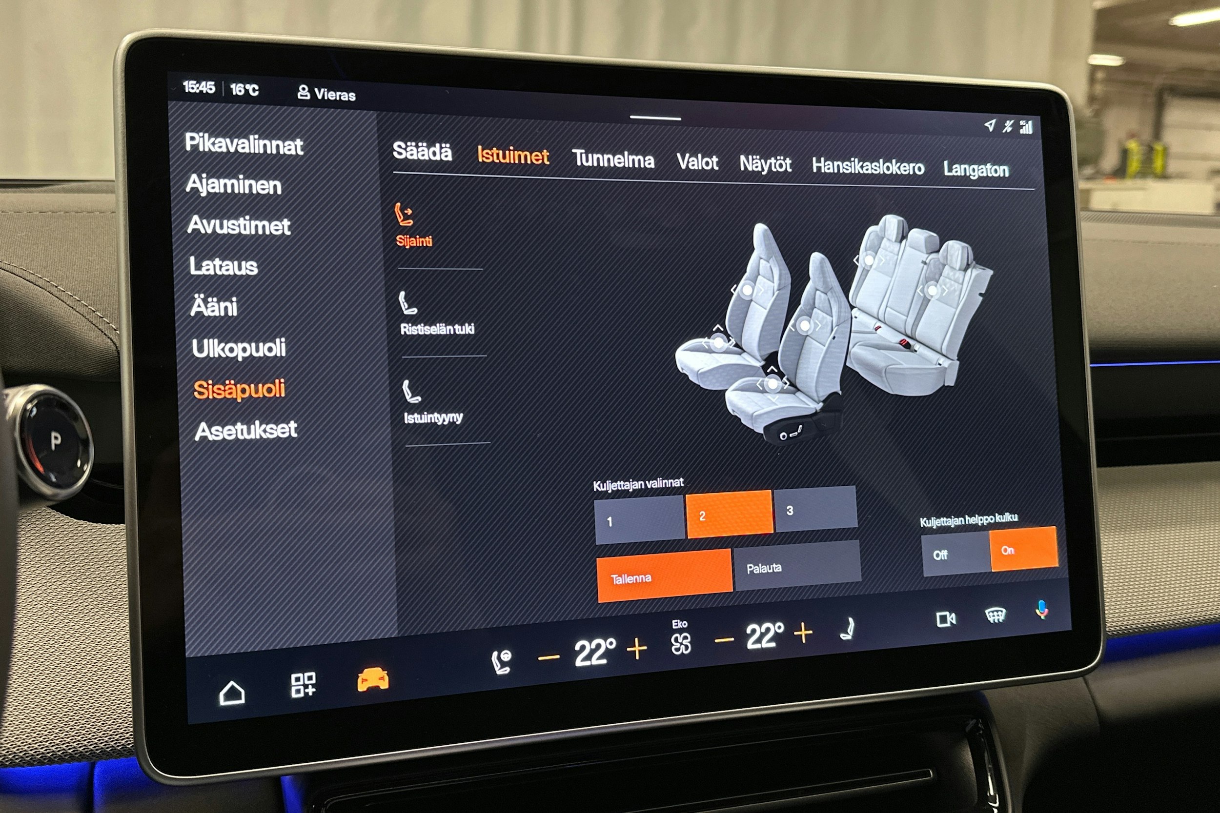 musta Polestar 4 2025 kuva 28.