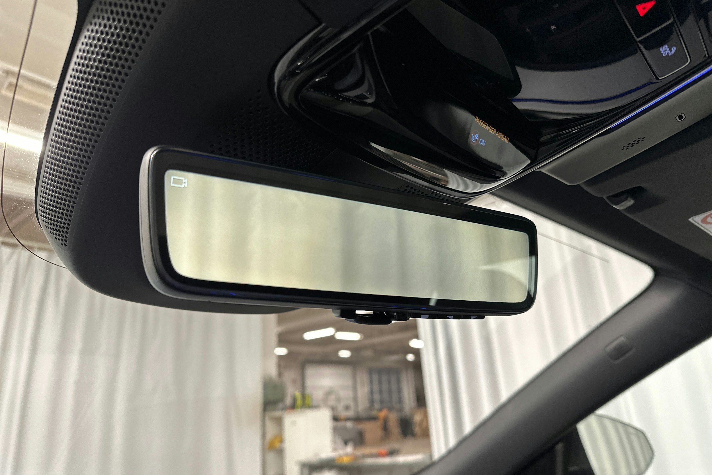 musta Polestar 4 2025 kuva 34.