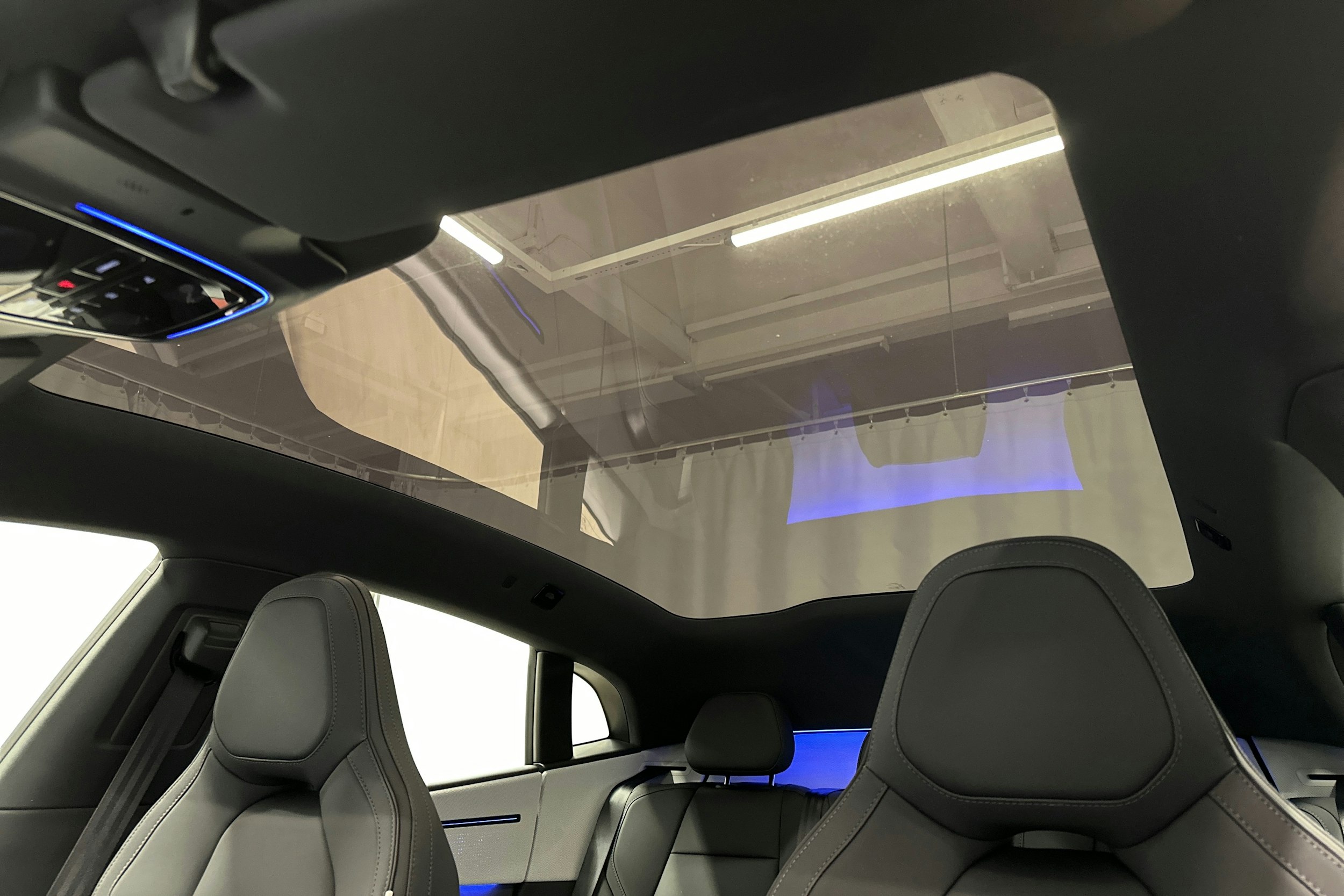 musta Polestar 4 2025 kuva 36.