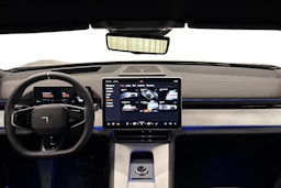 musta Polestar 4 2025 kuva 9.