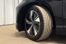 musta Polestar 4 2025 kuva 13.