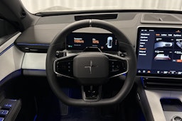 musta Polestar 4 2025 kuva 14.