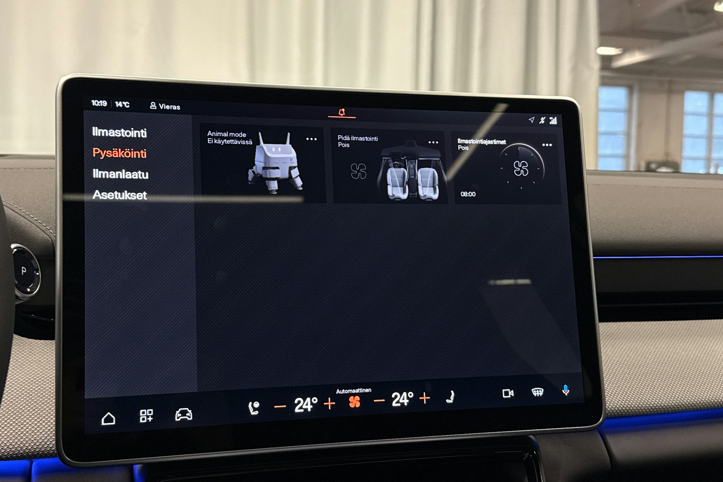 musta Polestar 4 2025 kuva 21.