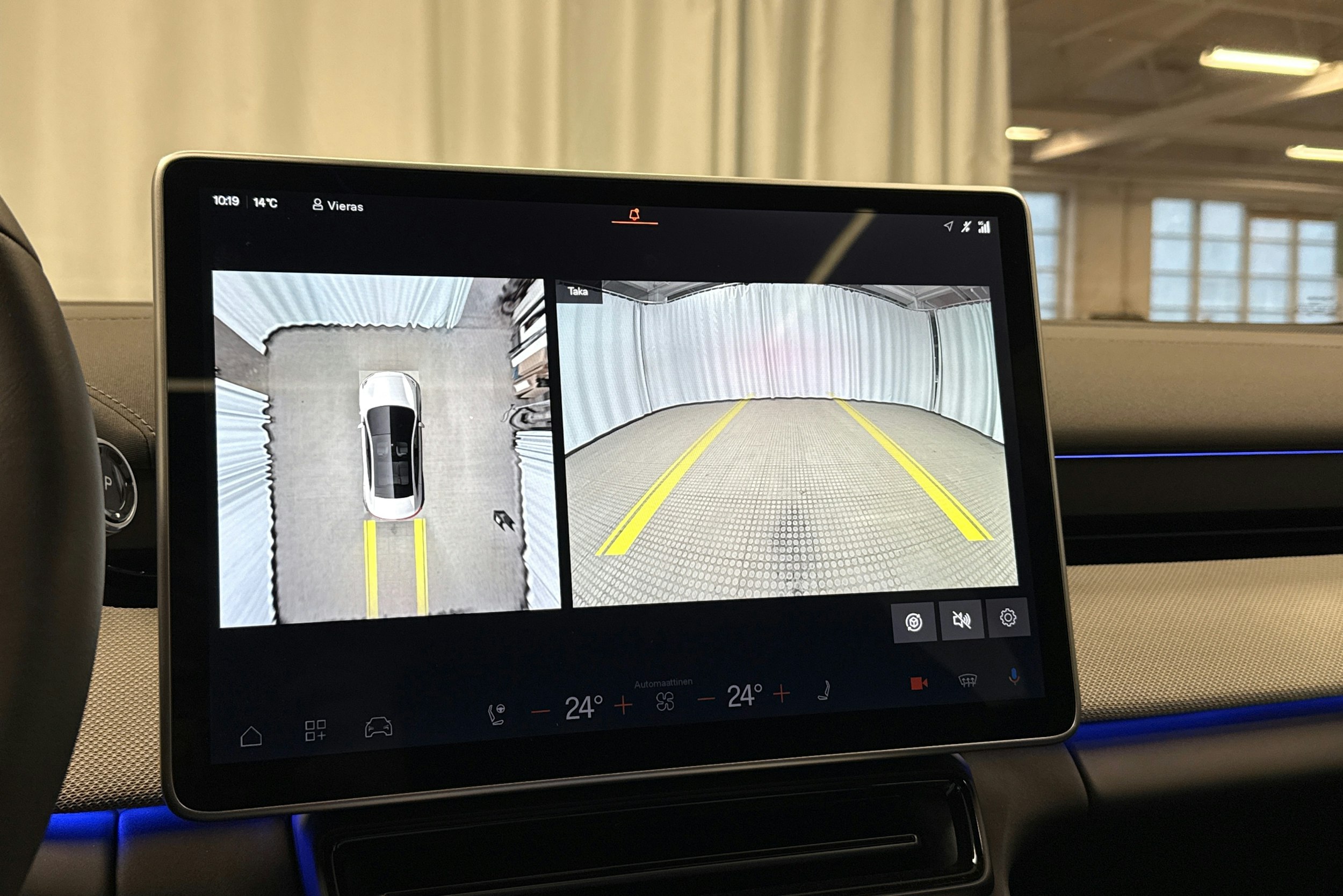 musta Polestar 4 2025 kuva 24.