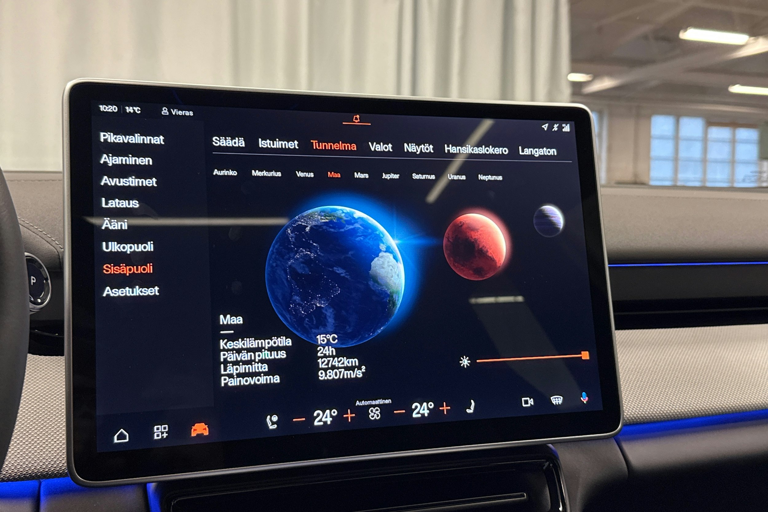 musta Polestar 4 2025 kuva 25.