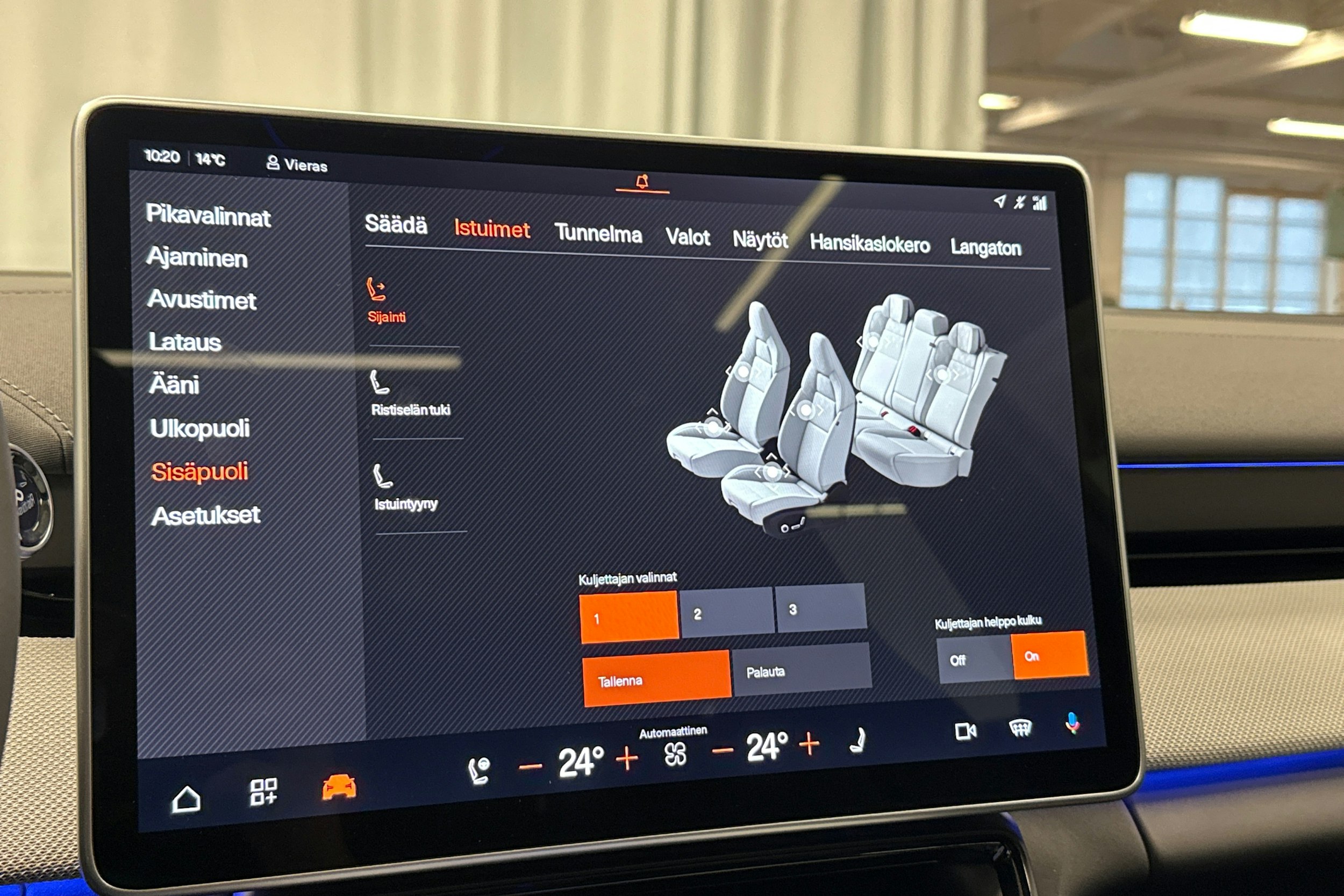 musta Polestar 4 2025 kuva 26.