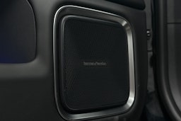 musta Polestar 4 2025 kuva 27.