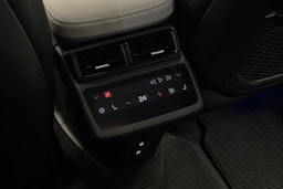 musta Polestar 4 2025 kuva 30.