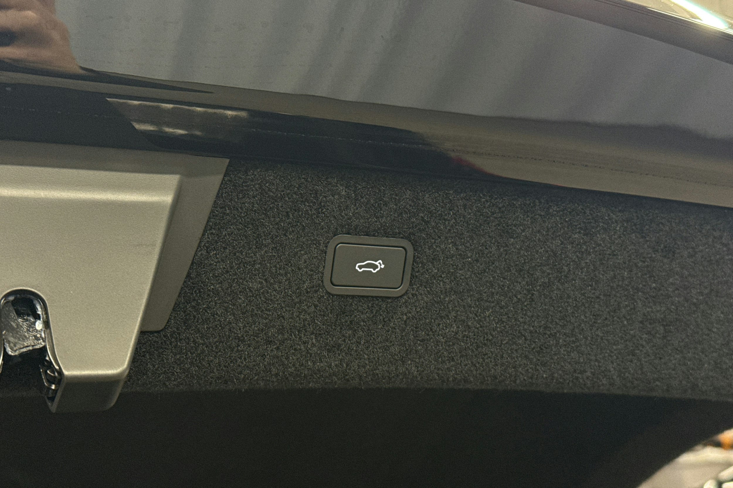 musta Polestar 4 2025 kuva 33.