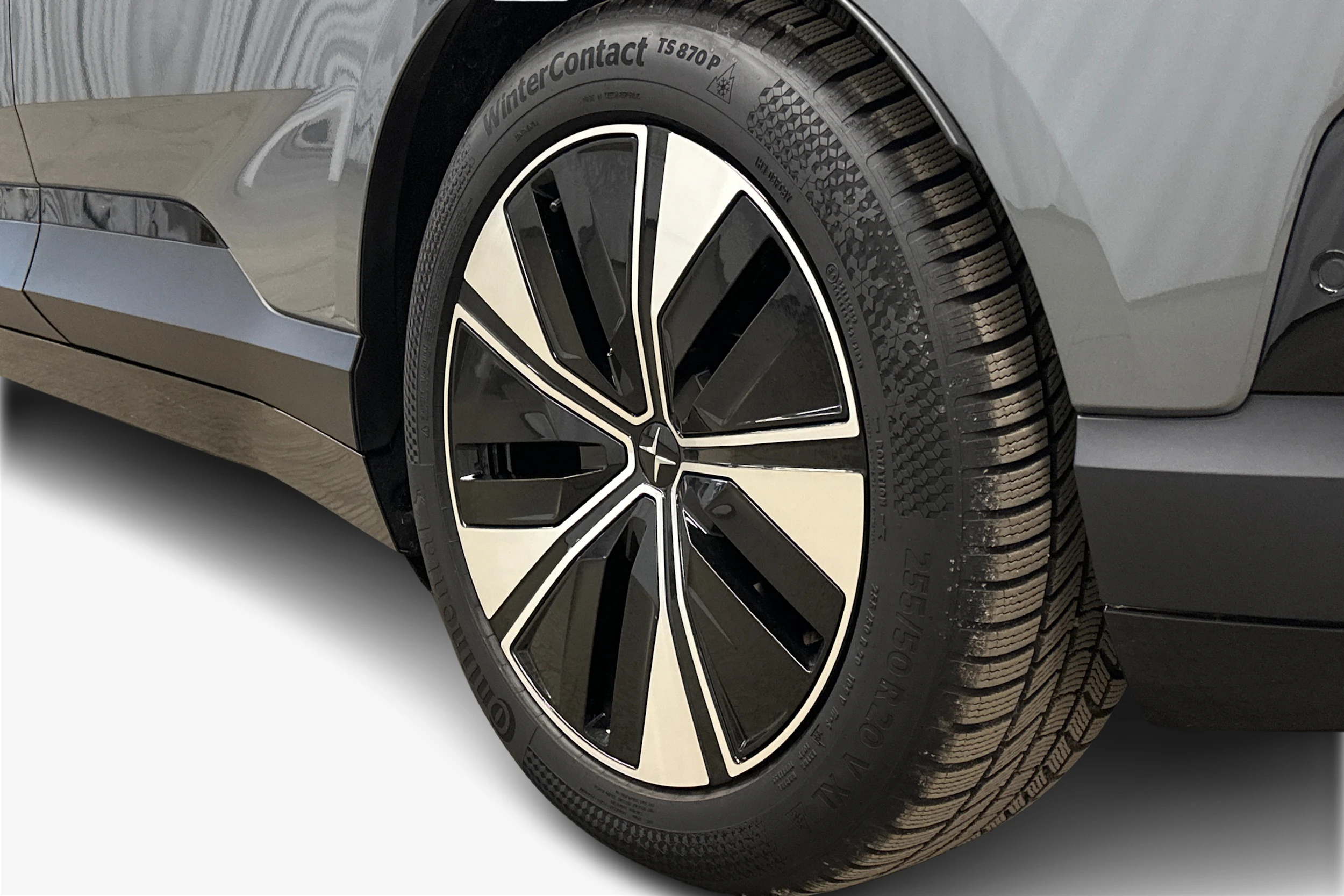 harmaa Polestar 4 2026 kuva 9.