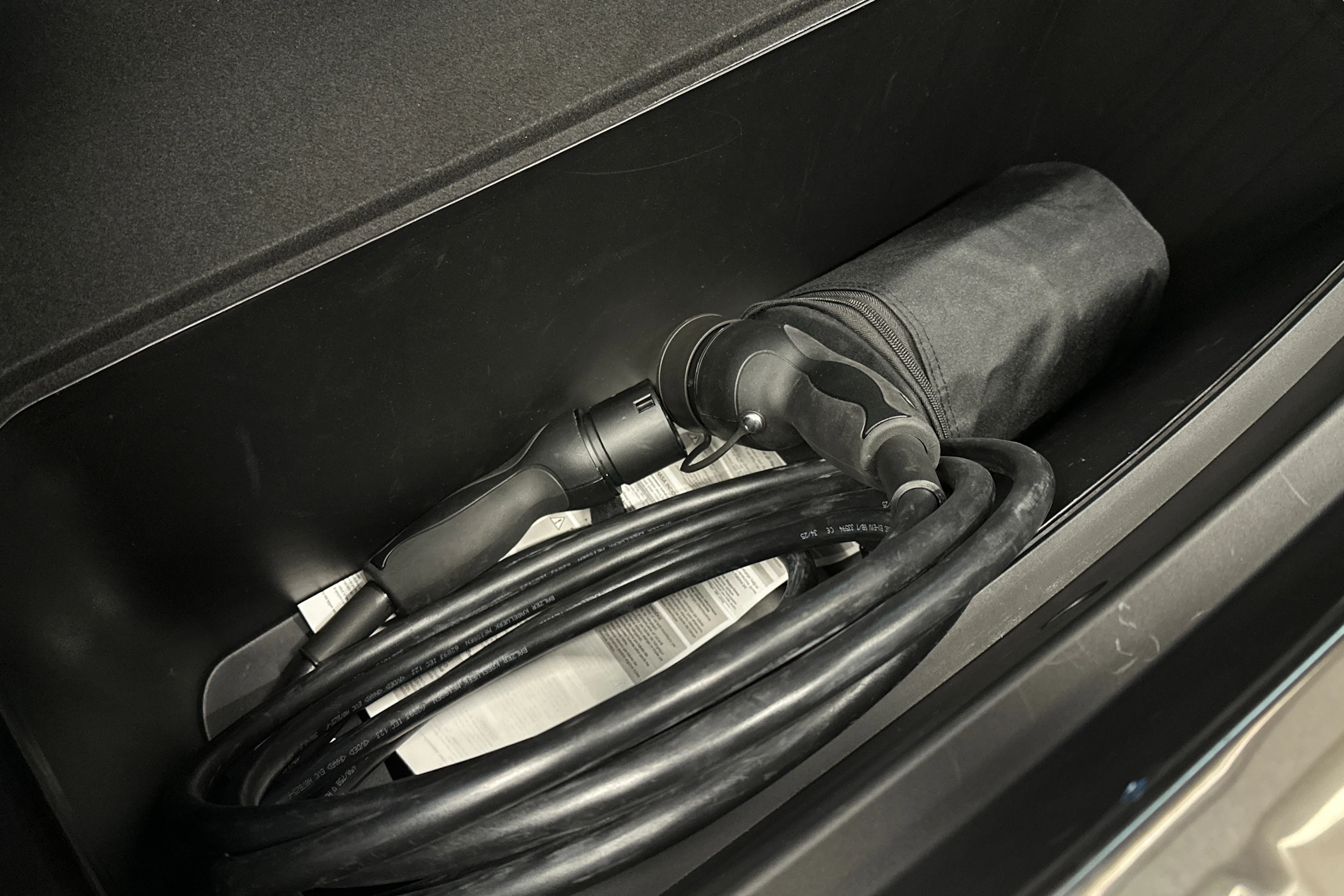 harmaa Polestar 4 2026 kuva 13.
