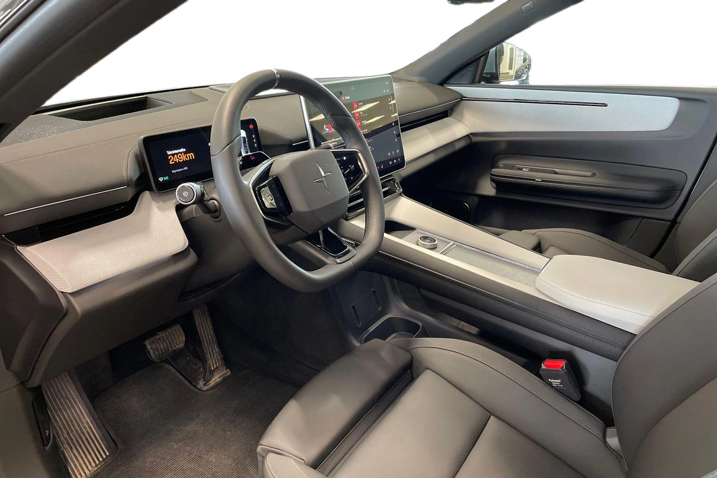 sininen Polestar 4 2025 kuva 8.
