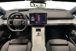 sininen Polestar 4 2025 kuva 9.