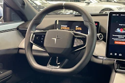 sininen Polestar 4 2025 kuva 18.