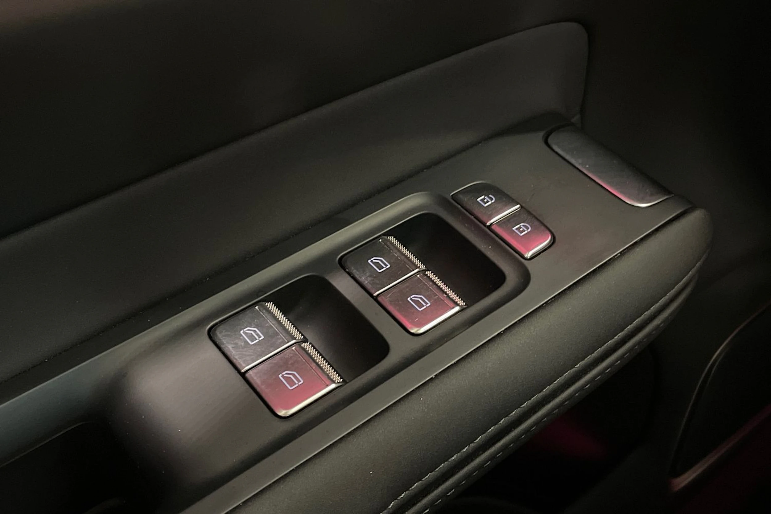 sininen Polestar 4 2025 kuva 36.