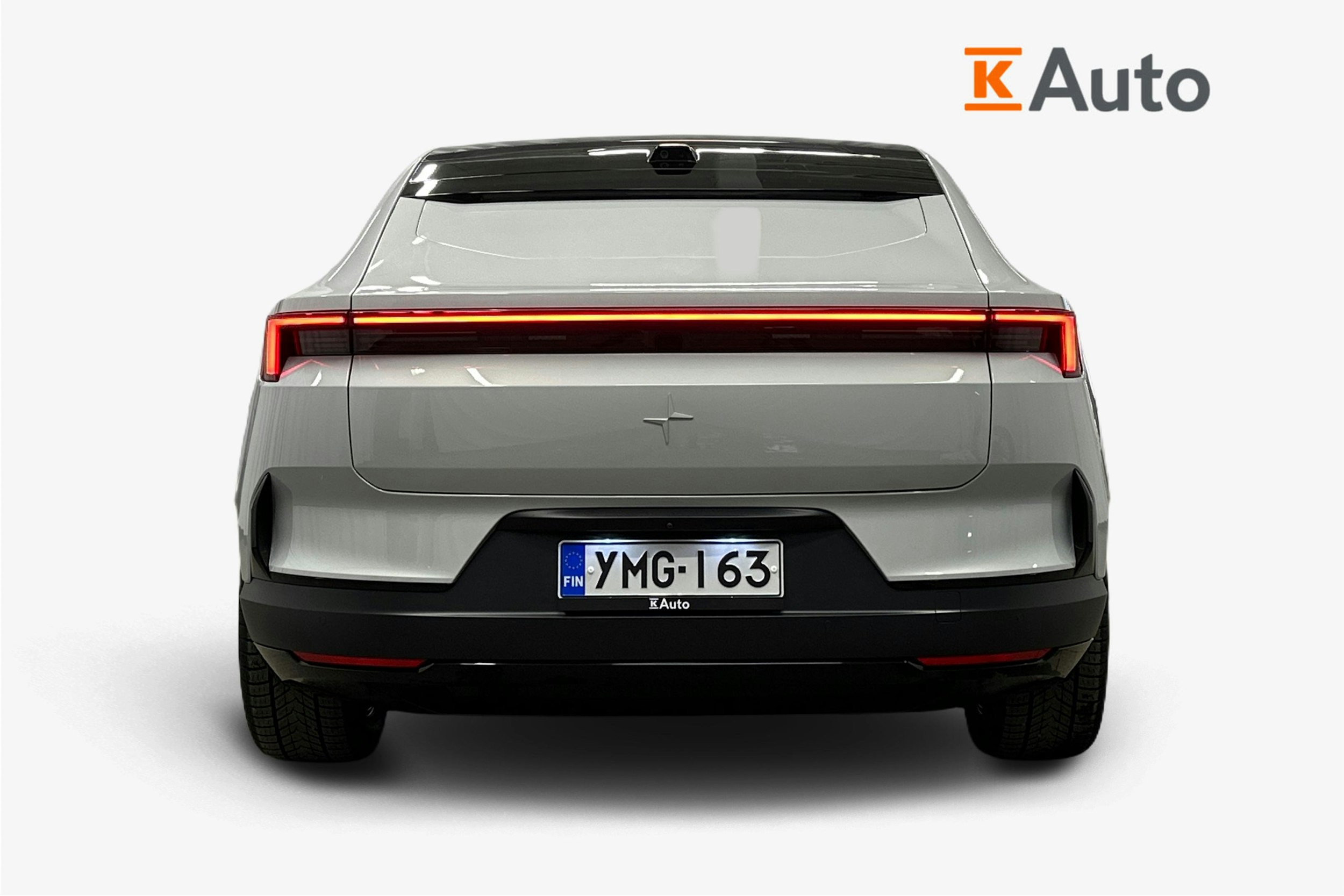 harmaa Polestar 4 2025 kuva 3.