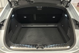 harmaa Polestar 4 2025 kuva 14.