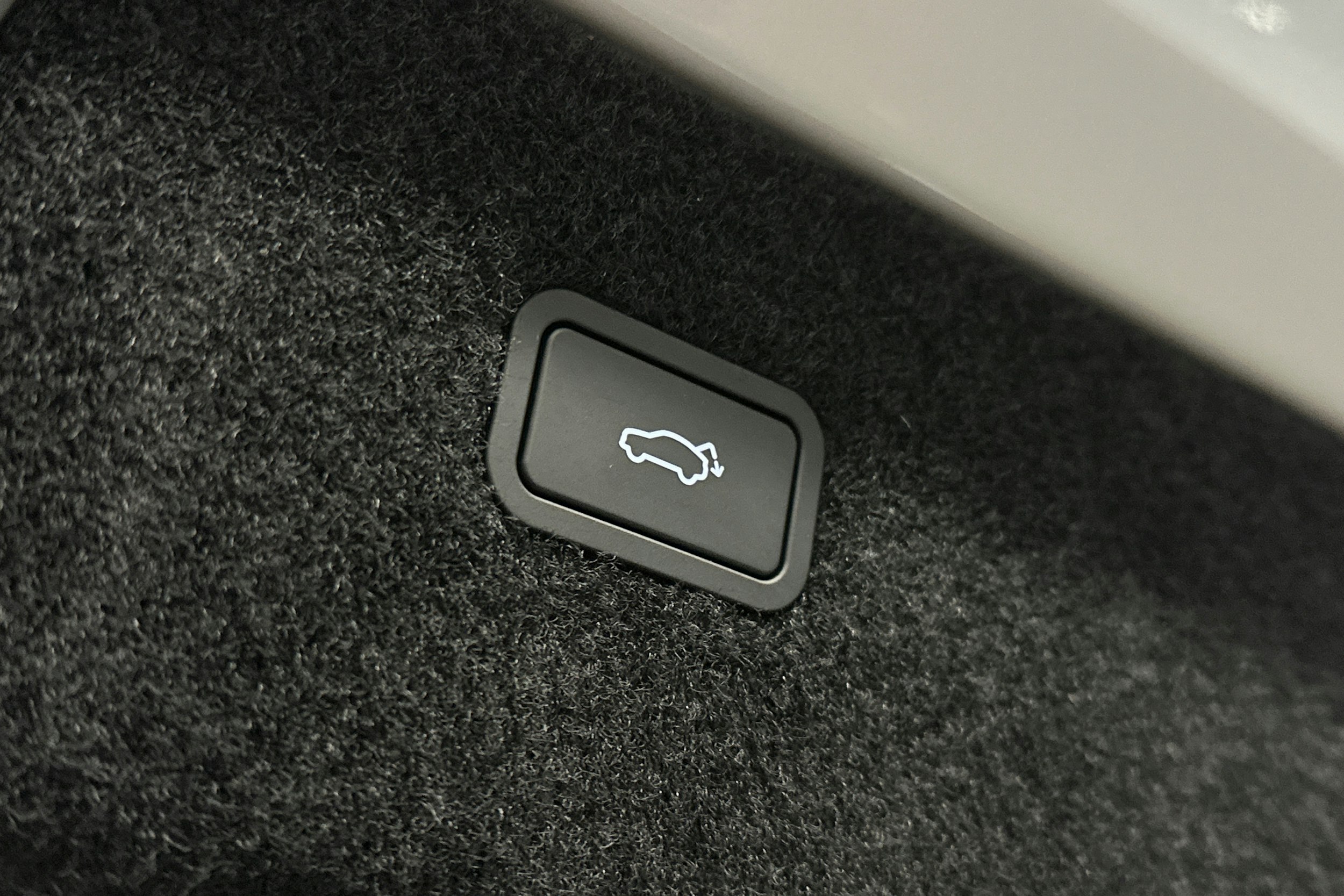 harmaa Polestar 4 2025 kuva 15.