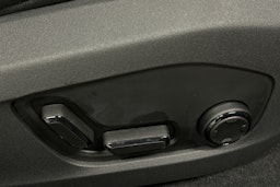 harmaa Polestar 4 2025 kuva 19.