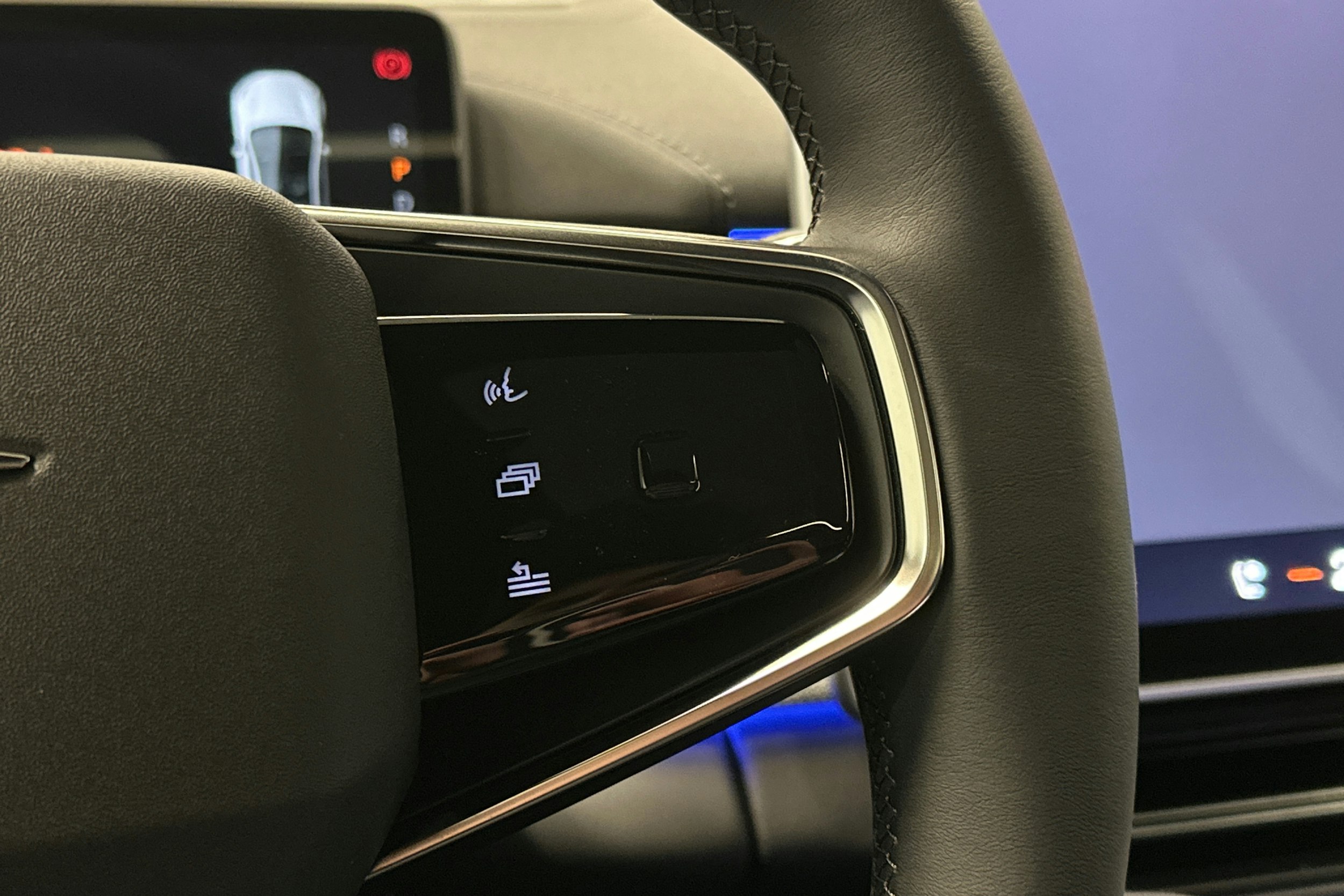 harmaa Polestar 4 2025 kuva 23.