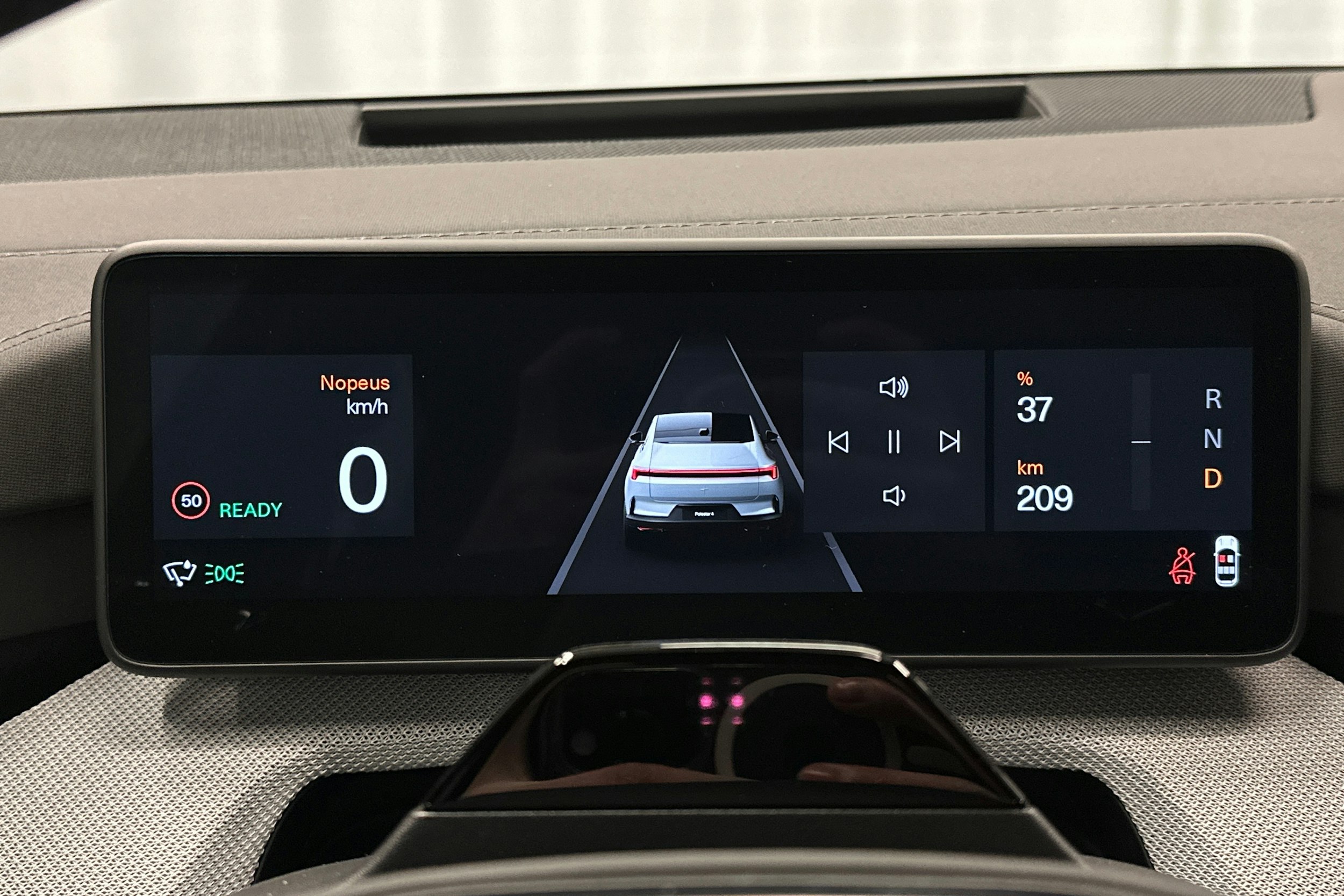 harmaa Polestar 4 2025 kuva 24.