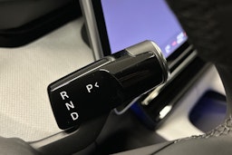 harmaa Polestar 4 2025 kuva 26.