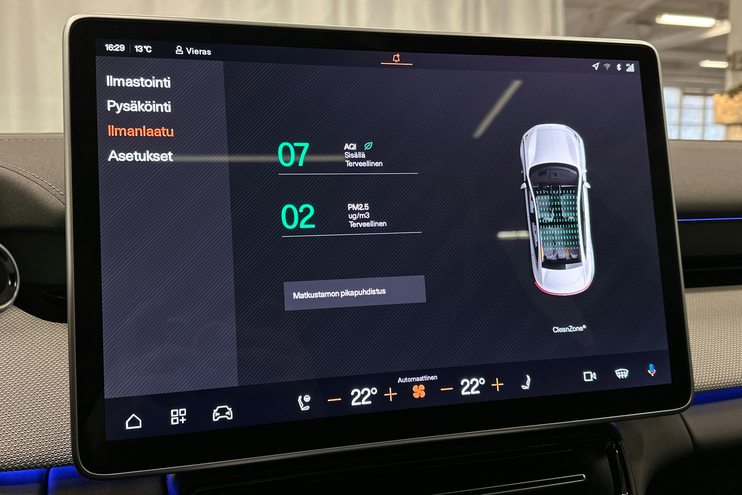 harmaa Polestar 4 2025 kuva 33.