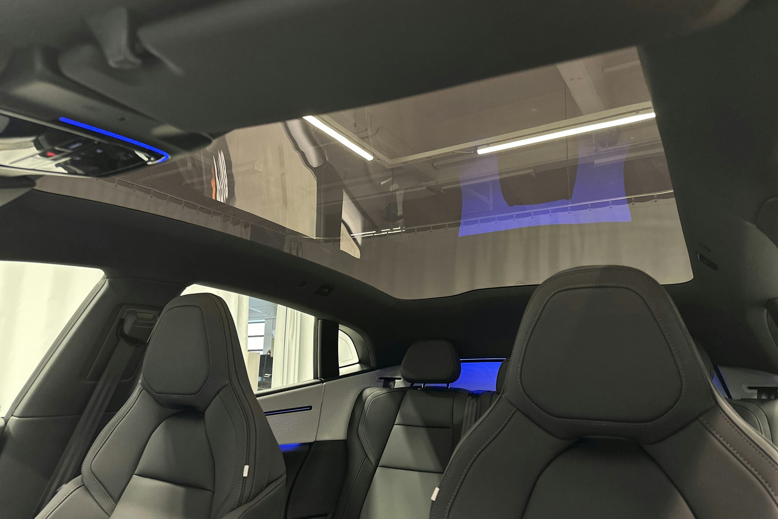 harmaa Polestar 4 2025 kuva 37.