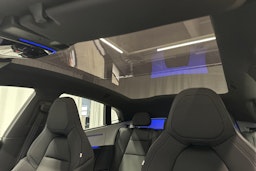 harmaa Polestar 4 2025 kuva 37.