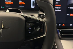 musta Polestar 4 2026 kuva 17.