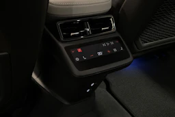 musta Polestar 4 2026 kuva 36.