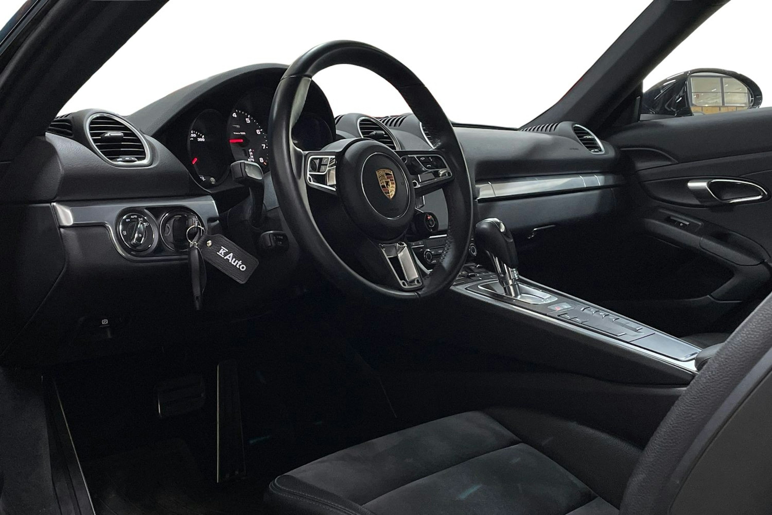 Musta Porsche 718 2017 kuva 7.