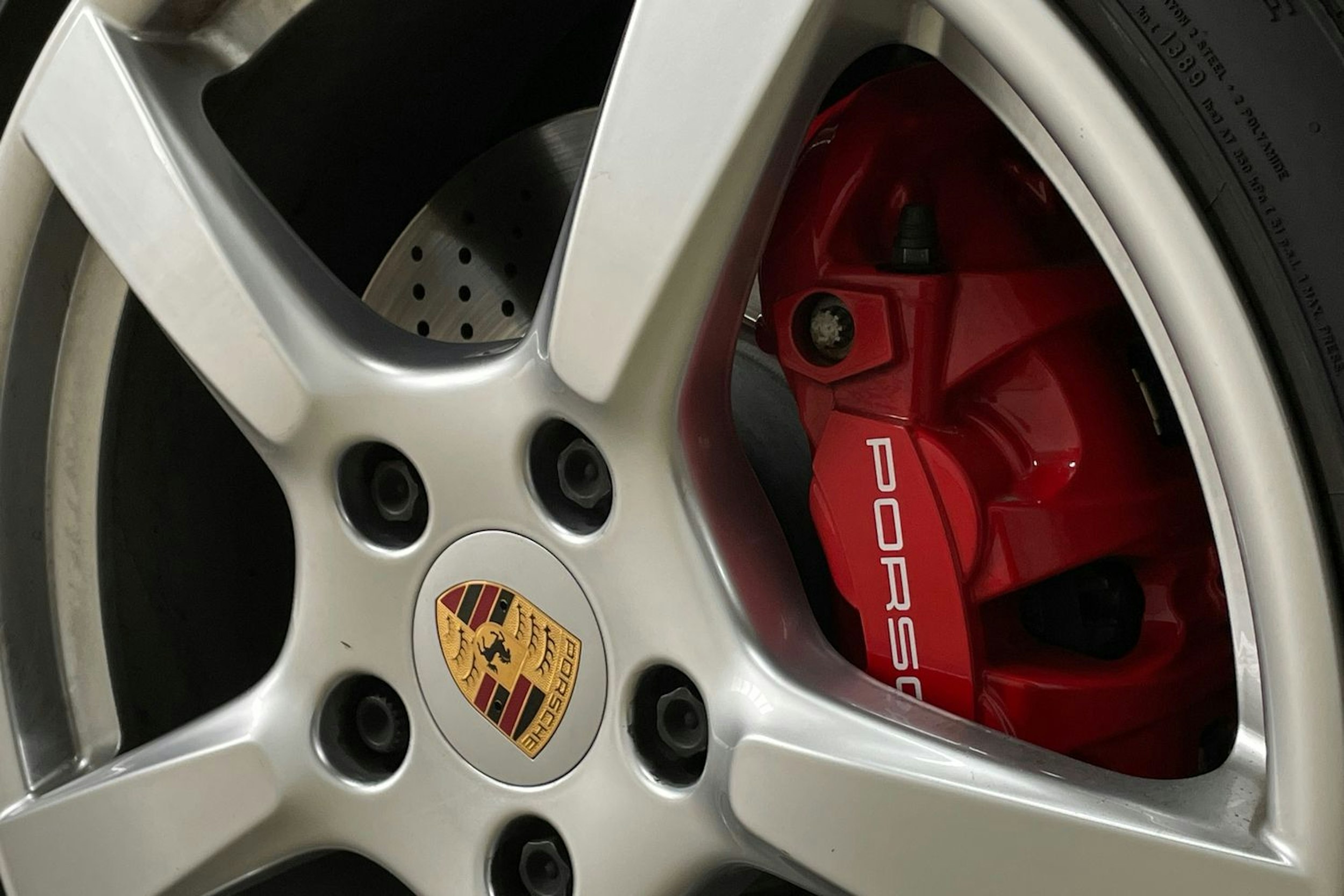 Musta Porsche 718 2017 kuva 15.