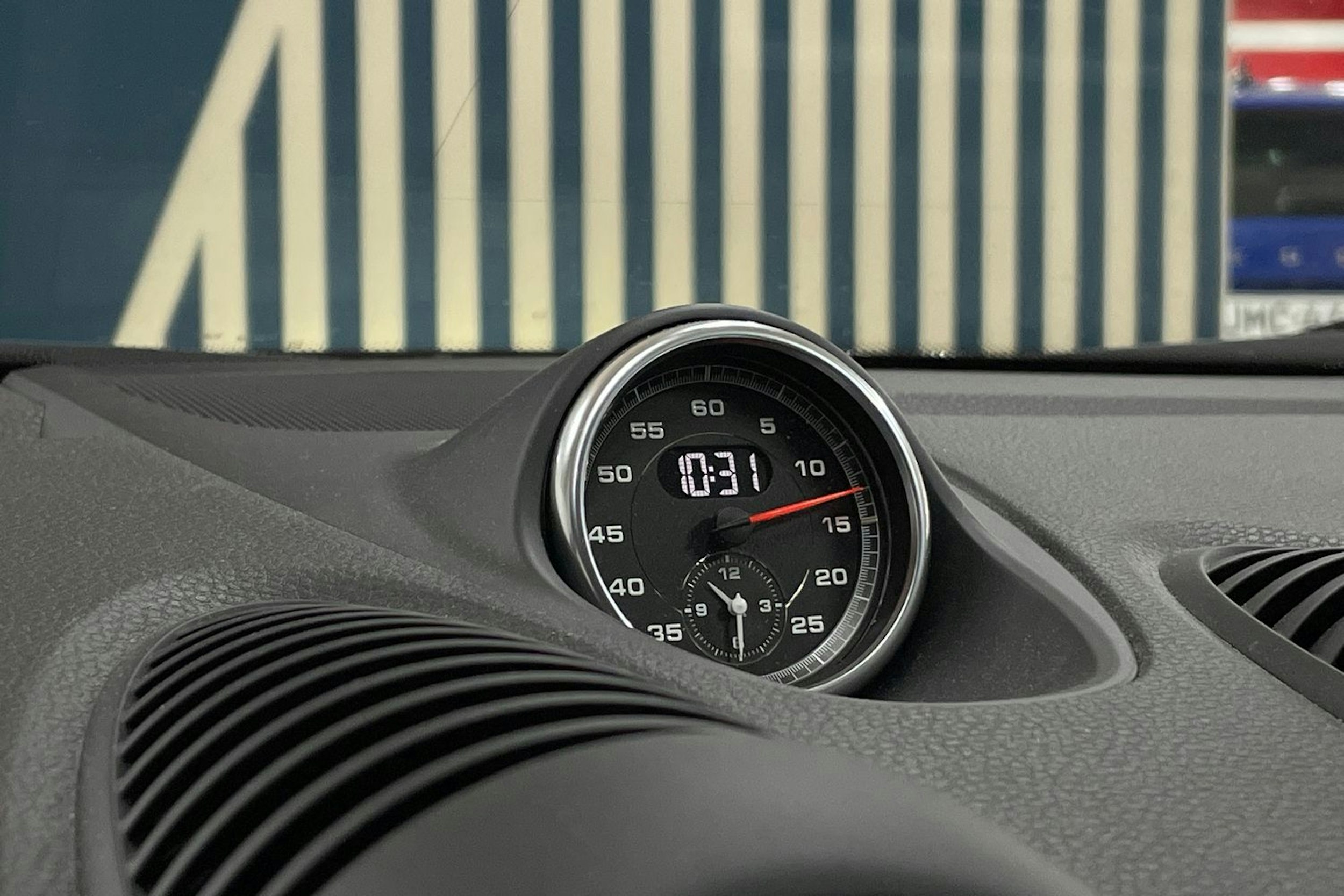 Musta Porsche 718 2017 kuva 18.