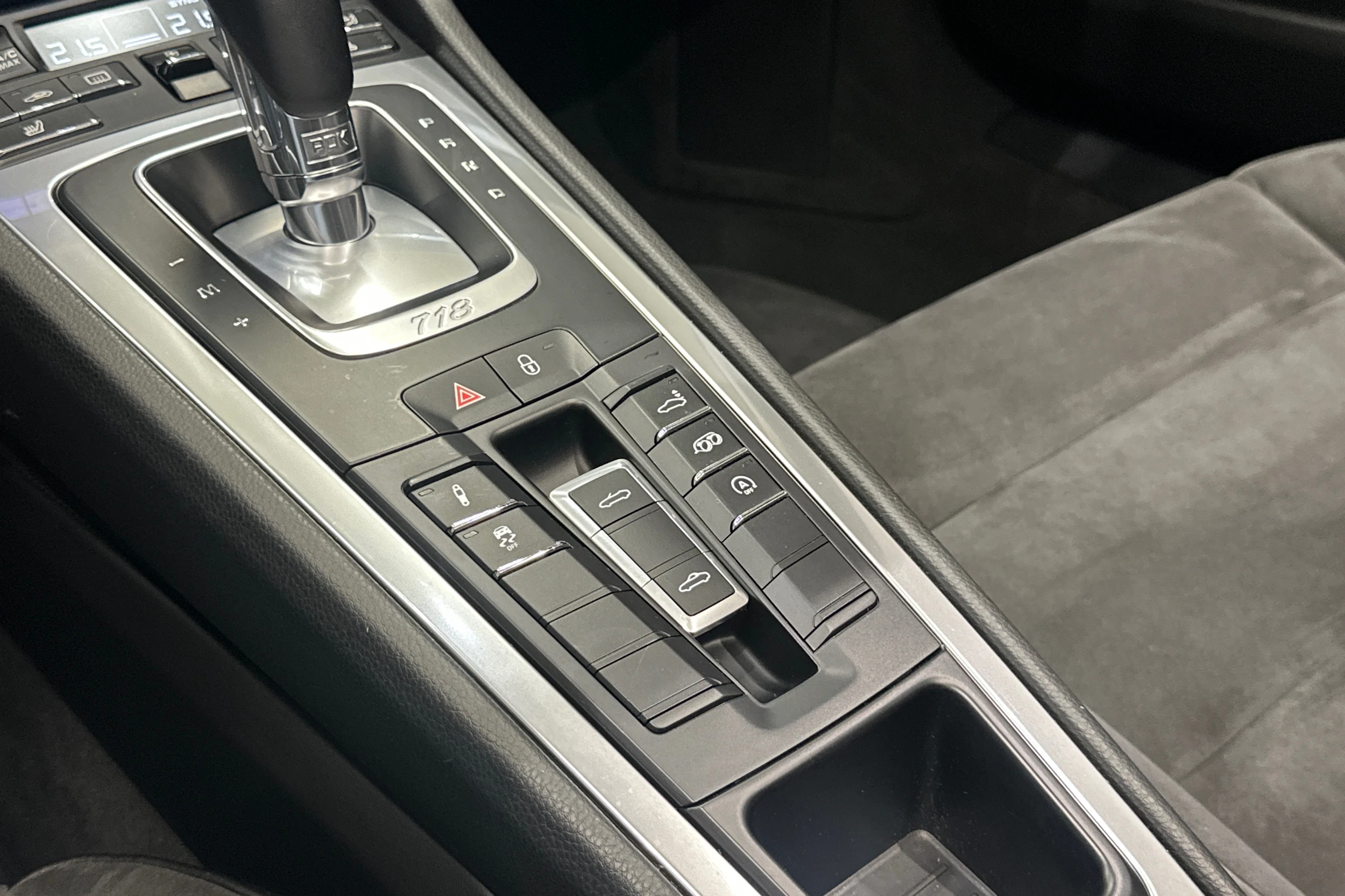 harmaa Porsche 718 2019 kuva 13.