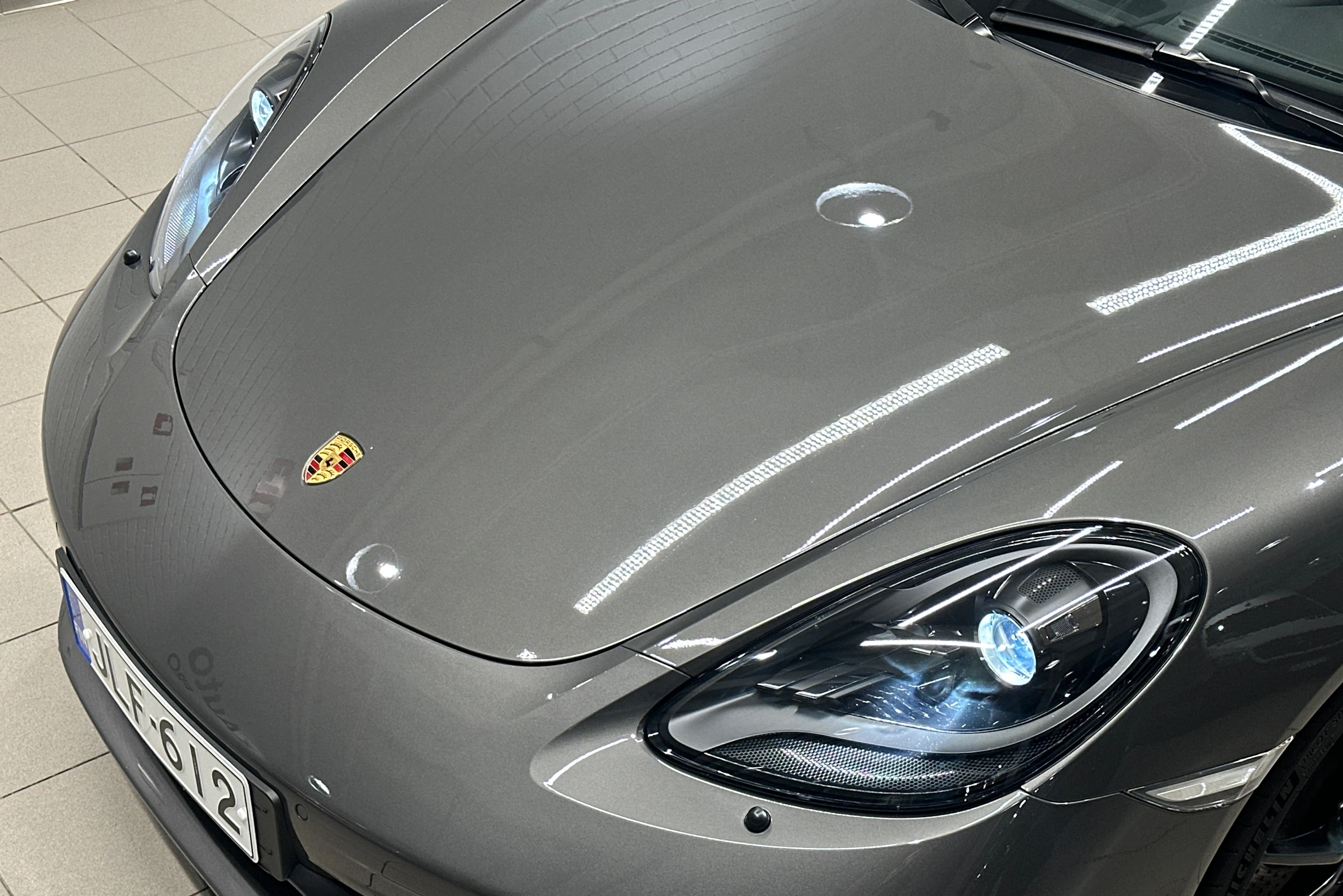 harmaa Porsche 718 2019 kuva 19.