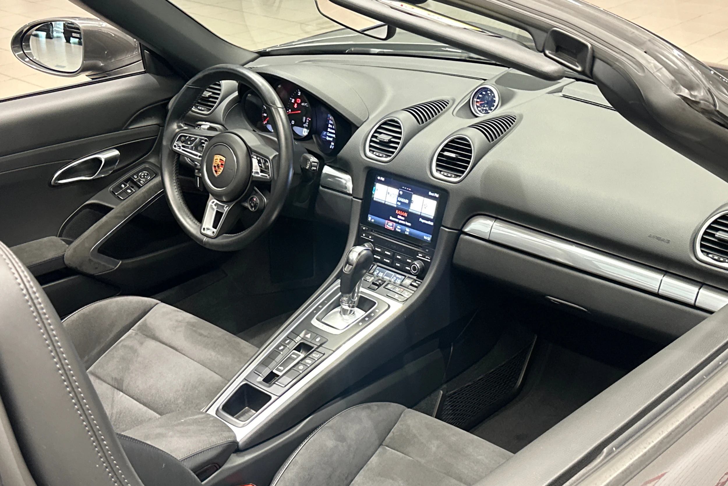 harmaa Porsche 718 2019 kuva 22.