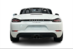 valkoinen Porsche 718 2024 kuva 3.