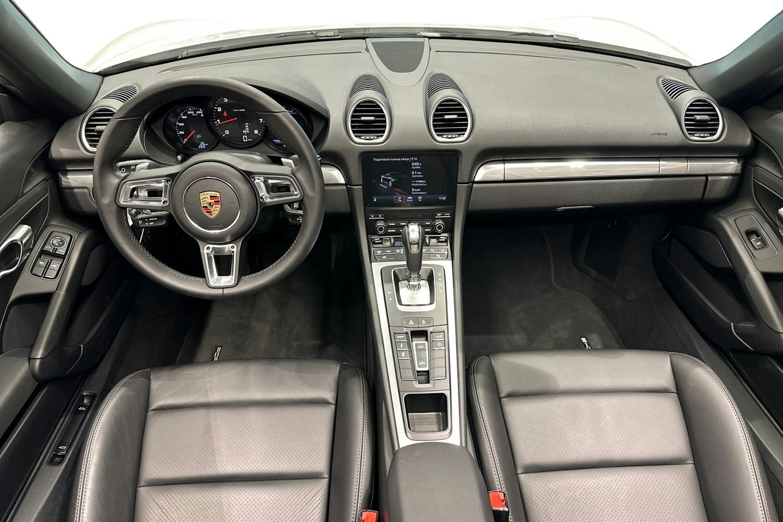 valkoinen Porsche 718 2024 kuva 7.