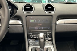 valkoinen Porsche 718 2024 kuva 11.