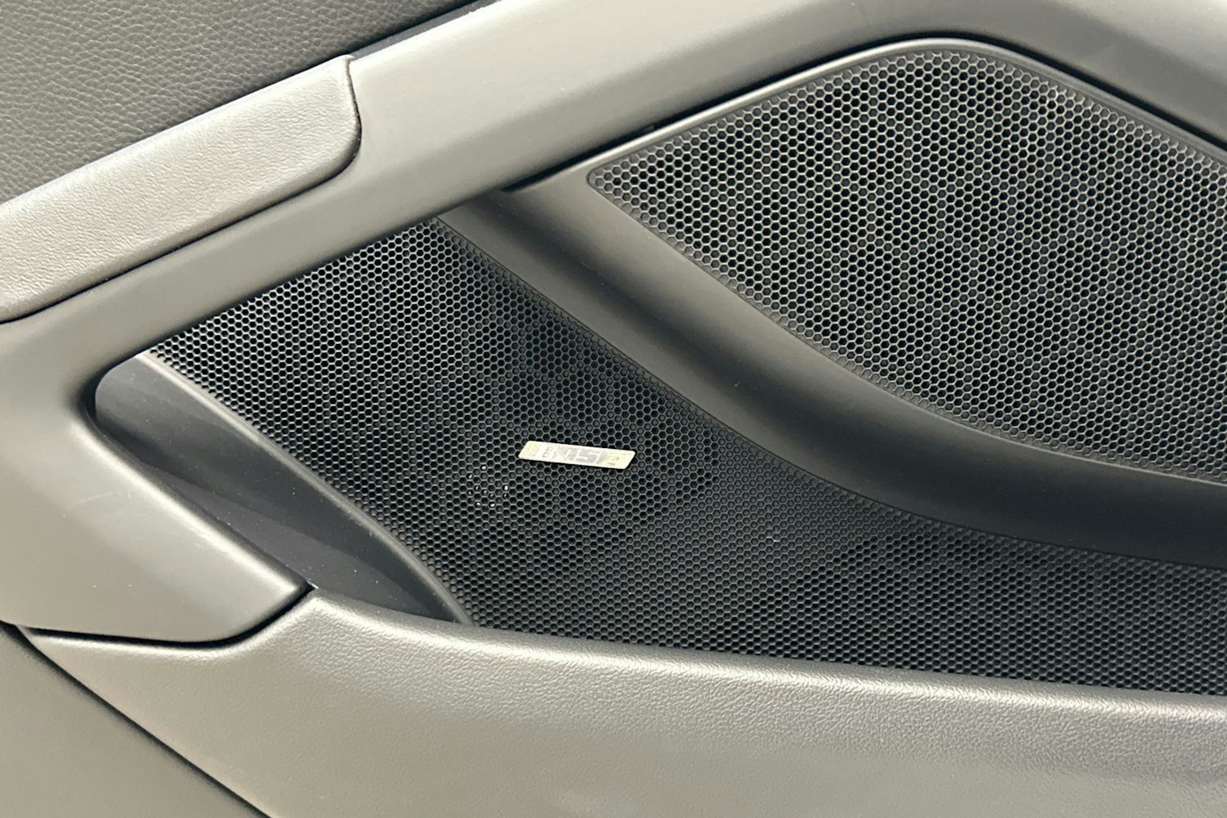 valkoinen Porsche 718 2024 kuva 16.