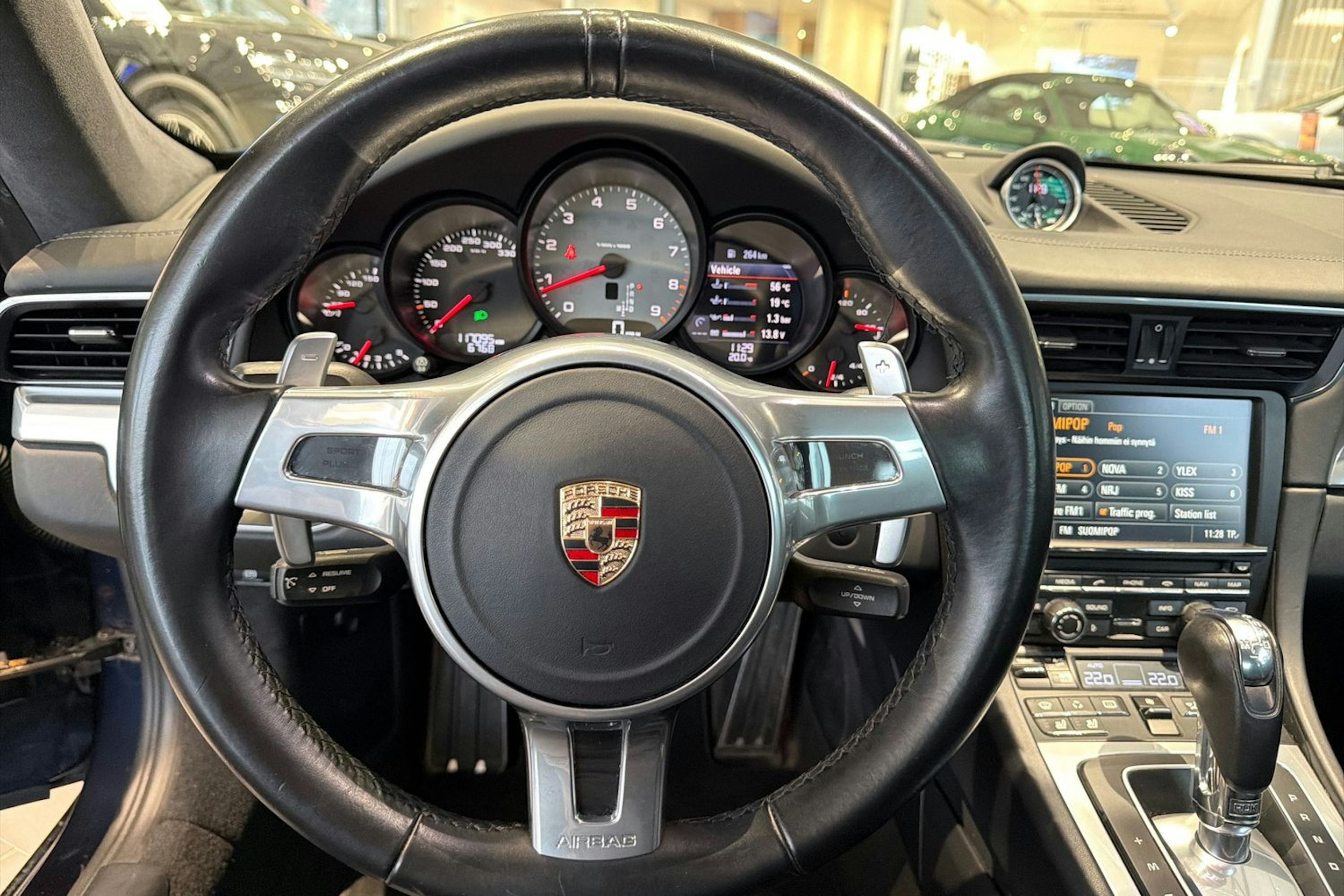 sininen Porsche 911 2012 kuva 17.