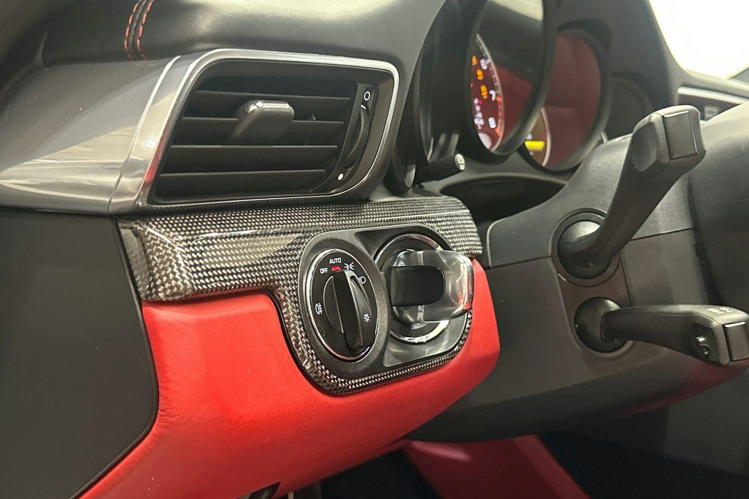 valkoinen Porsche 911 2013 kuva 24.