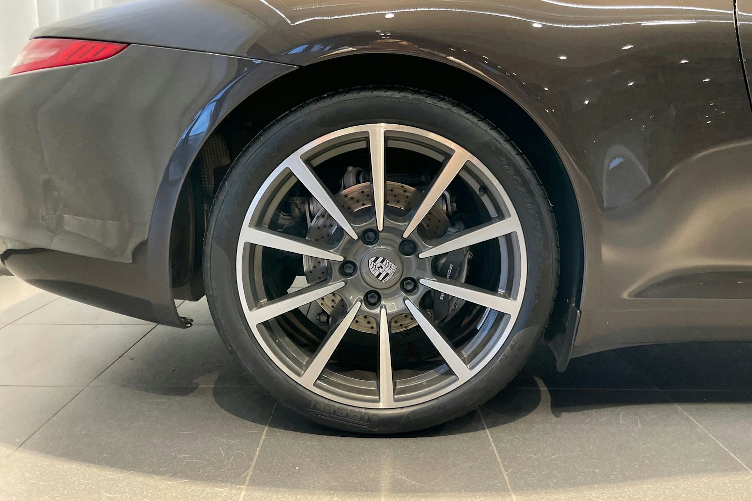 ruskea (beige) Porsche 911 2013 kuva 8.