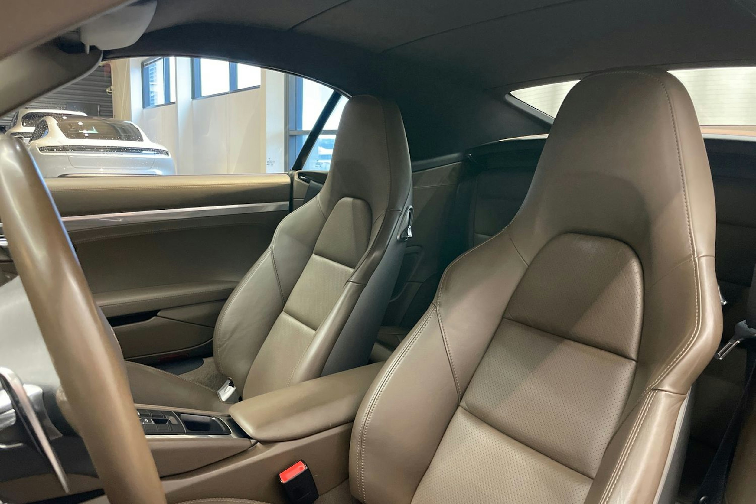 ruskea (beige) Porsche 911 2013 kuva 11.