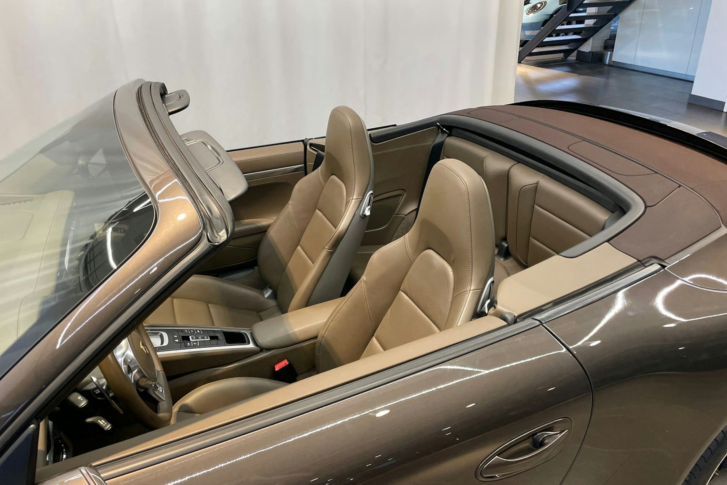 ruskea (beige) Porsche 911 2013 kuva 17.