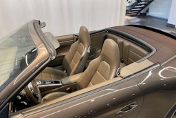 ruskea (beige) Porsche 911 2013 kuva 17.